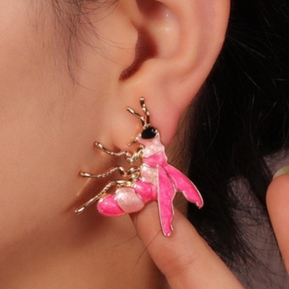 ❤️ FREE Bee Bug Insect Chic Glam Girly Stud Hipster Hippie Artsy Farm Earrings - Picture 1 of 5